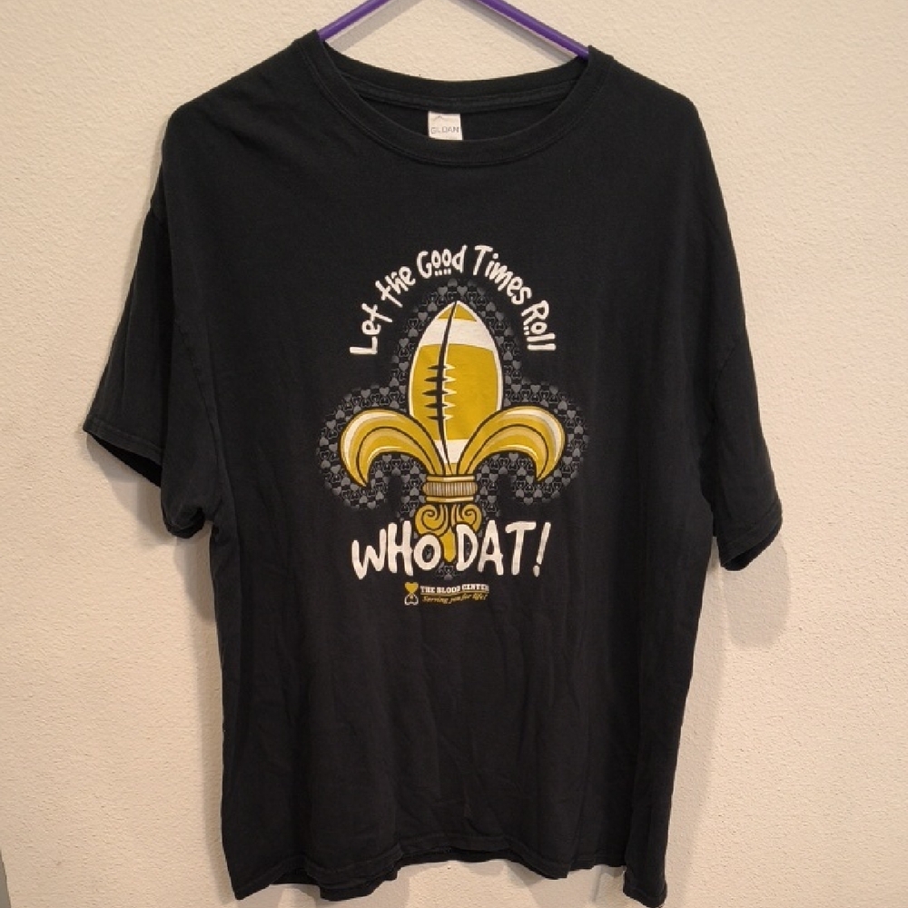 Black Tee with Fleur-de-Lis Football "Who Dat!" Graphic XL New Orleans Saints